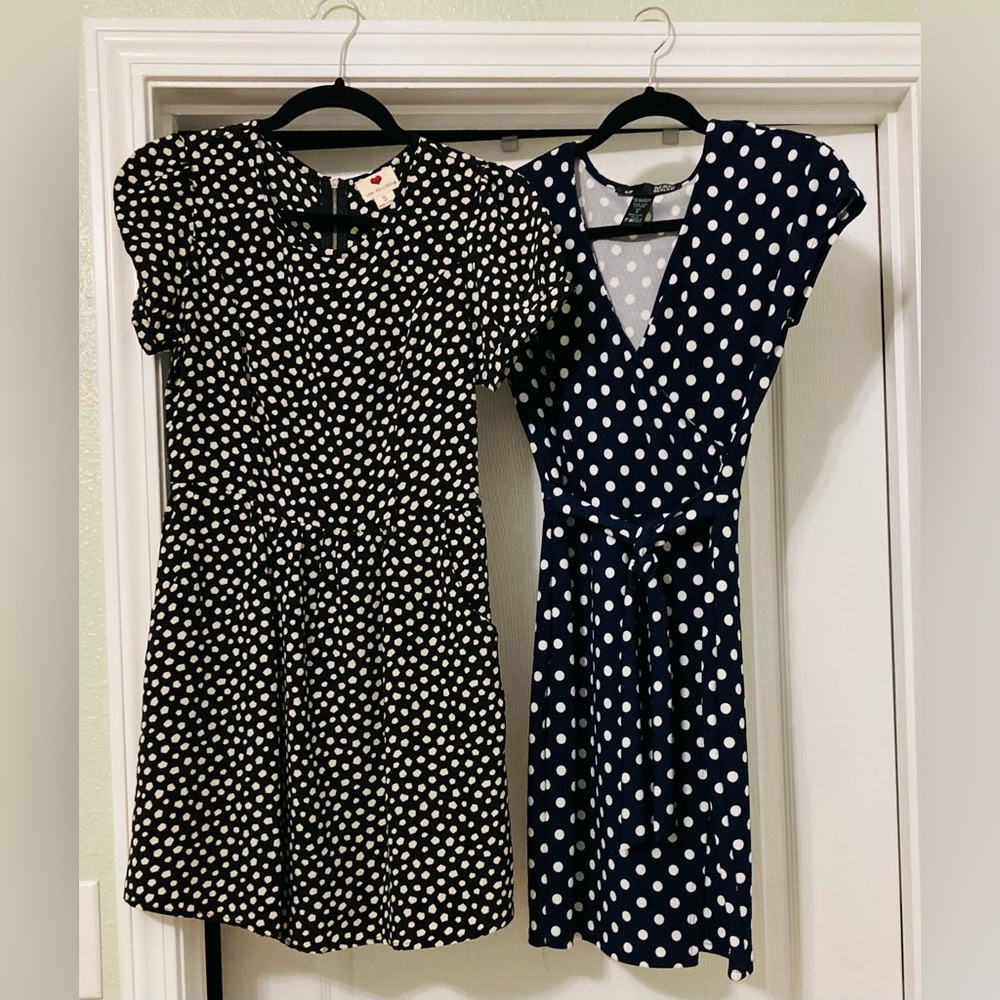 🖤🤍💙TWO (2) Adorable Dresses Worn 1x Only Size Small